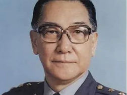 权力的威风和丑陋