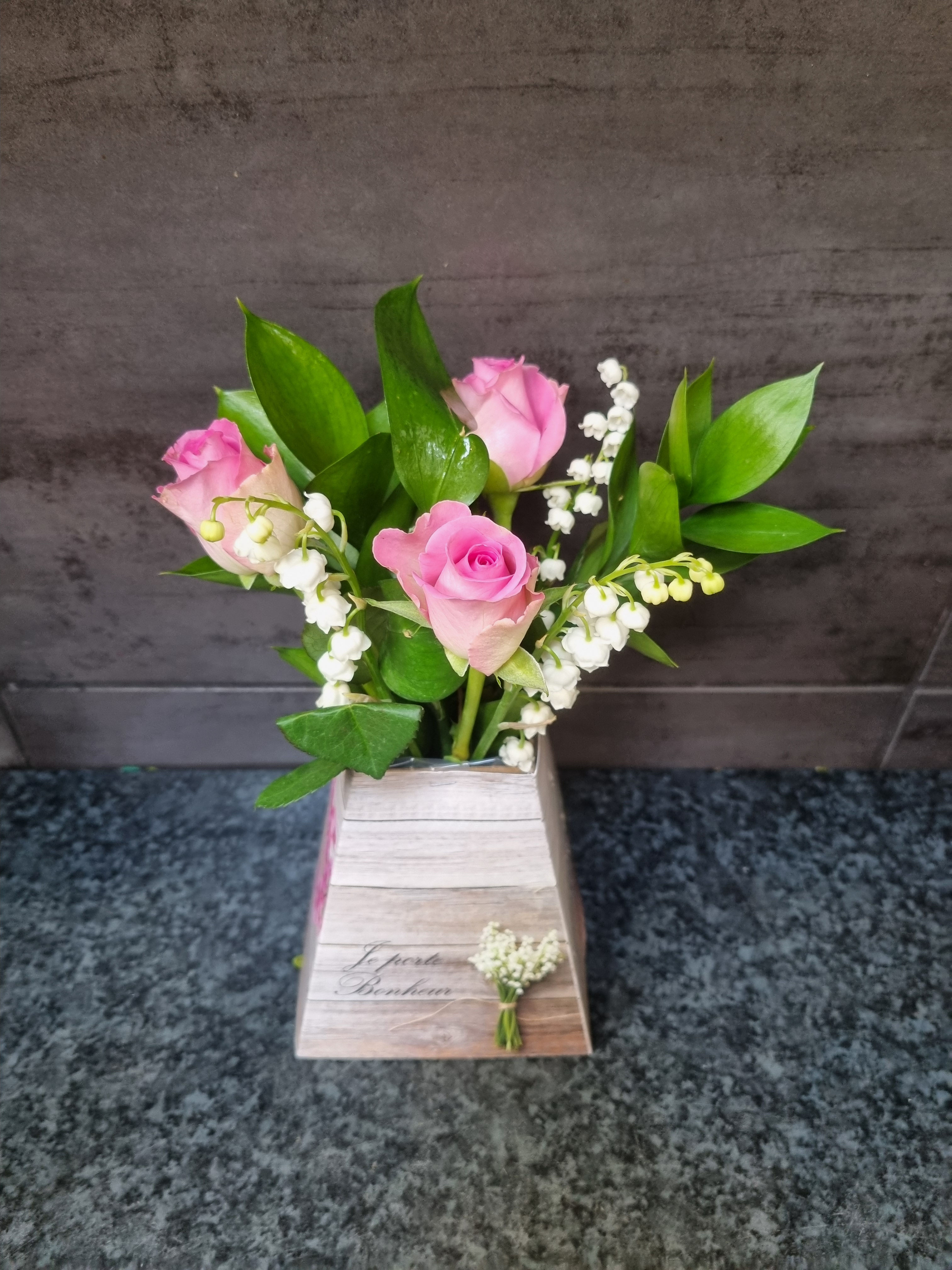 Montage de muguet Blanc / Rose (MU003)