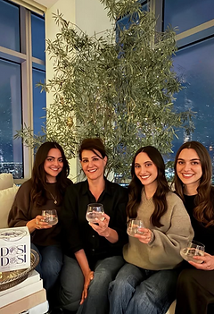 Dosi Dosi founders with Nia Vardalos