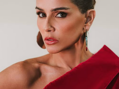 Deborah Secco faz procedimento com célula-tronco na JK 