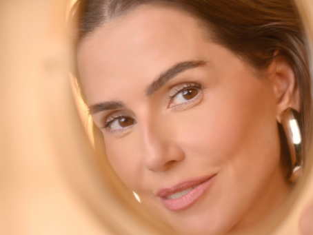 Deborah Secco é a estrela do novo filme da JK Estética Avançada