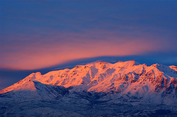 Mount_Timpanogos_at_sunset.jpeg