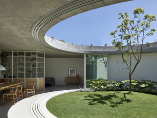 一扇通向天空的窗戶