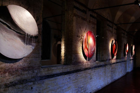 Serie di opere pittoriche realizzare con acrilico e smalti su tavola intitolata LCA.
