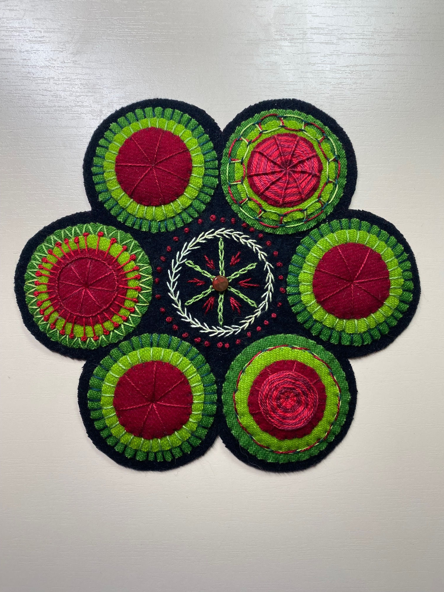 Saturday Workshop: Eight Penny Rug with Nancy Tubbs