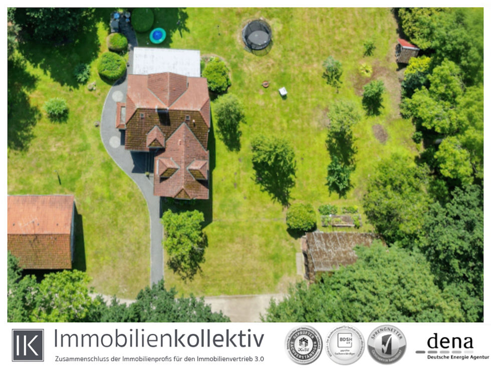 Als Immobilienmakler und Gutachter sowie Sachverständige ist die Firma spezialisiert auf die Vermittlung von Neubauimmobilien und Bestandsimmobilien in Hamburg ( Eidelstedt, Eimsbüttel, Harvestehude, Hoheluft-West, Lokstedt, Niendorf, Rotherbaum, Schnelsen, Stellingen, Altona-Altstadt, Altona-Nord, Bahrenfeld, Blankenese, Groß Flottbek, Iserbrook, Lurup, Nienstedten, Osdorf, Othmarschen, Ottensen, Rissen, Sternschanze, Sülldorf, Alsterdorf, Barmbek-Nord, Barmbek-Süd, Dulsberg, Eppendorf, Fuhlsbüttel, Groß Borstel, Hohenfelde, Hoheluft-Ost, Langenhorn, Ohlsdorf, Uhlenhorst, Winterhude, Bergstedt, Bramfeld, Duvenstedt, Eilbek, Farmsen-Berne, Hummelsbüttel, Jenfeld, Lemsahl-Mellingstedt, Marienthal, Poppenbüttel, Rahlstedt, Sasel, Steilshoop,Tonndorf, Volksdorf, Wandsbek, Wellingsbüttel, Wohldorf, Altenwerder, Cranz, Eißendorf, Francop, Gut Moor, Harburg, Hausbruch, Heimfeld, Langenbek, Marmstorf, Moorburg, Neuenfelde, Neugraben-Fischbek, Neuland,Rönneburg, Sinstorf, Wilstorf, Hamburg-Altstadt, Billbrook, Billstedt, Borgfelde, Finkenwerder, HafenCity, Hamm, Hammerbrook, Horn, Kleiner Grasbrook, Neustadt, Neuwerk,Rothenburgsort, St. Georg, St. Pauli, Steinwerder, Veddel, Waltershof, Wilhelmsburg, Allermöhe, Altengamme, Bergedorf, Billwerder, Curslack, Kirchwerder, Lohbrügge, Moorfleet, Neuallermöhe, Neuengamme, Ochsenwerder, Reitbrook,Spadenland, Tatenberg ) und im Landkreis Harburg (Appel, Asendorf, Bendestorf, Winsen Luhe, Buchholz in der Nordheide Handeloh, Hanstedt, Hollenstedt, Jesteburg, Neu Wulmstorf, Rosengarten, Klecken, Eckel, Sieversen, Sottorf, Leversen, Nenndorf, Salzhausen, Sprötze, Dibbersen, Steinbeck, Holm - Seppensen, Osterberg, Itzenbüttel, Maschen, Fleestedt, Meckelfeld, Ohlendorf, Hittfeld, Seevetal, Stelle, Tostedt, Scheeßel, Sittensen, Büsenbachtal, Wörme, Waldesruh, Lindhorst, Helmstorf, Harmstorf, Ramelsloh, Over, Bullenhausen,  , St. Dionys, Lüneburg, Bardowick ).     Die Tochterfirmen bieten zudem die Dienstleistungen Investment, Coinvestment, Kauf, Ankauf, Direktankauf, Projektentwicklung, Immobilienberatung, Grundstücksberatung, Projektierung, Bauprojekte Entwicklung, Wertsteigerung, Bewertung, Marktwertermittlung, Aufteilung und Strukturierung, Verwaltung, Vermietung, Asset Management, Facility Management, Hausmeister Service, Gartenpflege, Winterdienst, Erbe, Erbschaft, Erbmasse, Erbengemeinschaft, Nachlass, Grundstücksverwaltung, Betreuung, Instandhaltung, Sanierung, Modernisierung, Ausbau, Wohnungseigentümergemeinschaft, Grundstücksverwaltung, Vermarktung, Grundstücksservice, Grundbesitz, Bautechnik, Sondereigentum, Einzelhandel, Ladenlokal, Geschäft, Büro, Praxis, Mietverwaltung, Verwalter WEG, Sondereigentum.     Die Immobilienkollektiv GmbH ist Ihr Makler und Partner an Ihrer Seite! Wenn Sie eine Immobilie, wie z.B. ein Haus (Einfamilienhaus, Doppelhaus, Doppelhaushälfte, Reihenhaus, Mittelreihenhaus, Endreihenhaus, Zweifamilienhaus, Villa, Bauhaus, Reetdachhaus, Fachwerkhaus, Resthof, Hofstelle, Bauernhaus, Bungalow, Neubau, Mehrfamilienhaus, Zinshaus, Wohnhaus, Geschäftshaus, Gewerbeimmobilie), eine Wohnung (Eigentumswohnung, Etagenwohnung, Erdgeschosswohnung, Maisonette - Wohnung, Dachgeschosswohnung, Neubauwohnung, Penthaus, Apartment) oder ein Grundstück ( Grundstücksteil, Teilgrundstück, nach WEG geteilt, Baugrundstück, Bauland, Bauerwartungsland, Gartenland, Ackerland, Waldfläche) verkaufen wollen.