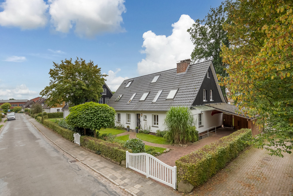 Walsrode Makler Immobilienmakler Niedersachsen Hannover Hamburg Bremen Hauskauf Haus kaufen verkaufen Traumhaus Haustraum Immobilie Immobilien Wohnen Fallingbostel Heidekreis Villa Anwesen Tinnemeyer Immobilienkollektiv Poll Völkers Company Grundstück