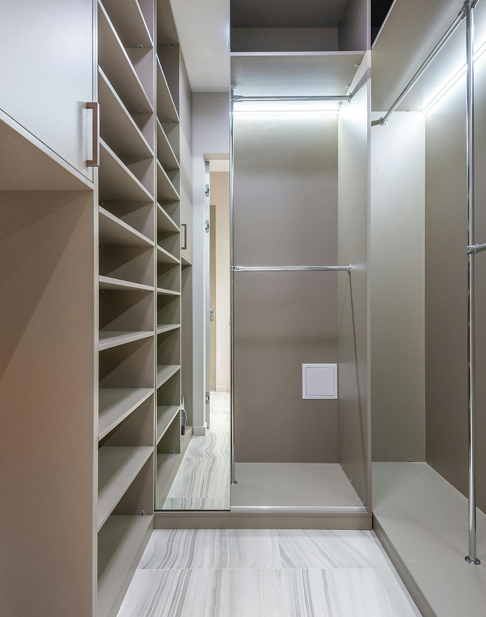Wardrobe MDF dengan kompartemen modular