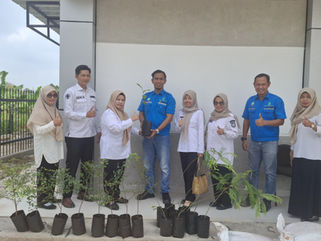 Penghijauan di Lingkungan Puskesmas Palem Raya: Komitmen PT SPF dalam Menciptakan Ruang Lebih Hijau