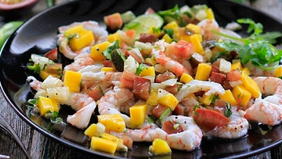CEVICHE DE CAMARONES Y FRUTAS