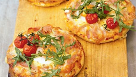 PIZZA DE TOMATE Y HUEVO