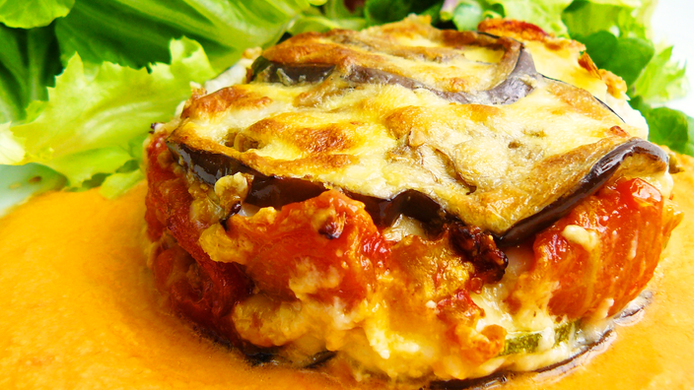 LASAGNA DE BERENJENAS, TOMATE Y QUESO DESCREMADO