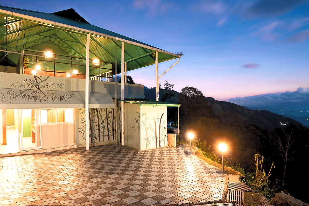 Experiences at Monkey Tribe & Zostel Hostels for Backpacking in Kerala