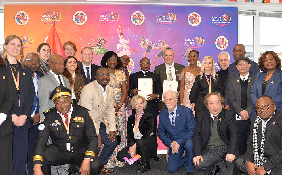 signature-convention-unesco-fadam-photo-groupe (1).jpg