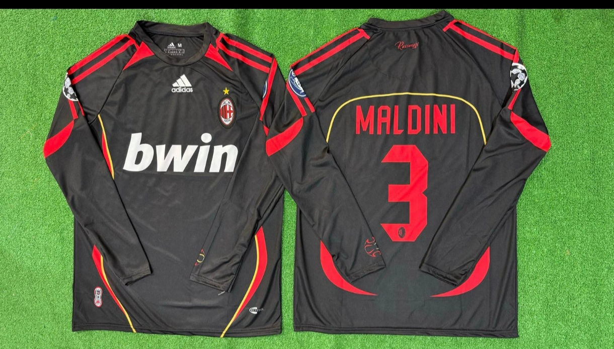 TARAFTAR YABANCI FORMA UZUN KOLLU