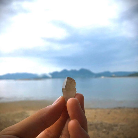 小さなクリスタルの輝き