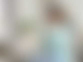 Mujer con oÃdo inflamado y tapado