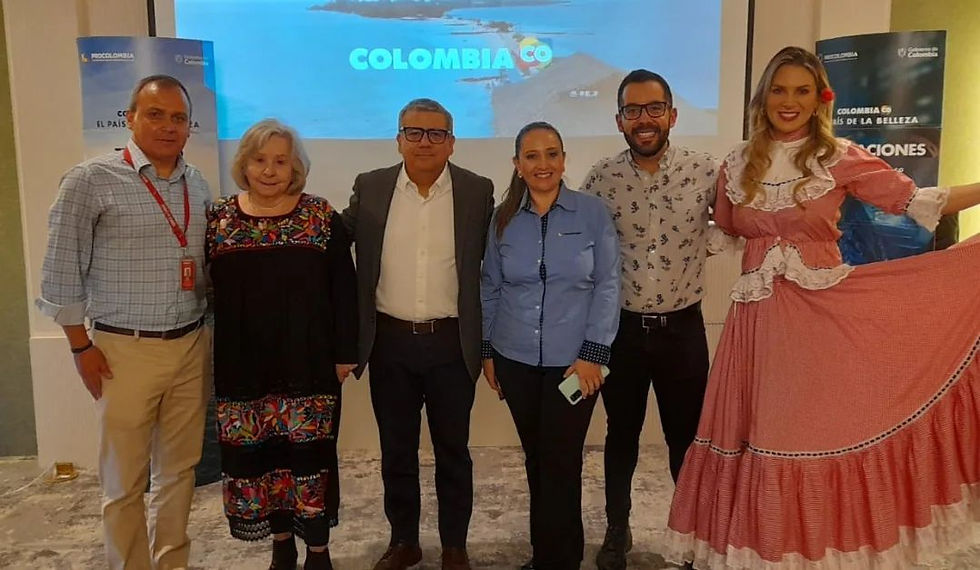 Equipo de expositores de Royal Caribbean
