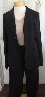 The Loft, size 6, women's 2 pc suit, jacket and slacks/michelesadornmentsandalterations.com/consignmentshop/dresses-clothing-ii