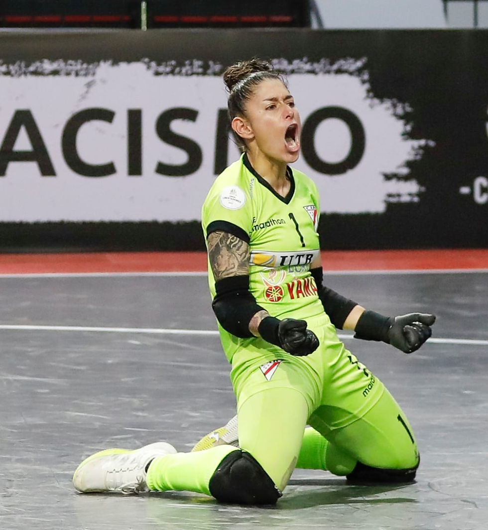 Paula Valencia, arquera colombiana de futsal en Always Ready