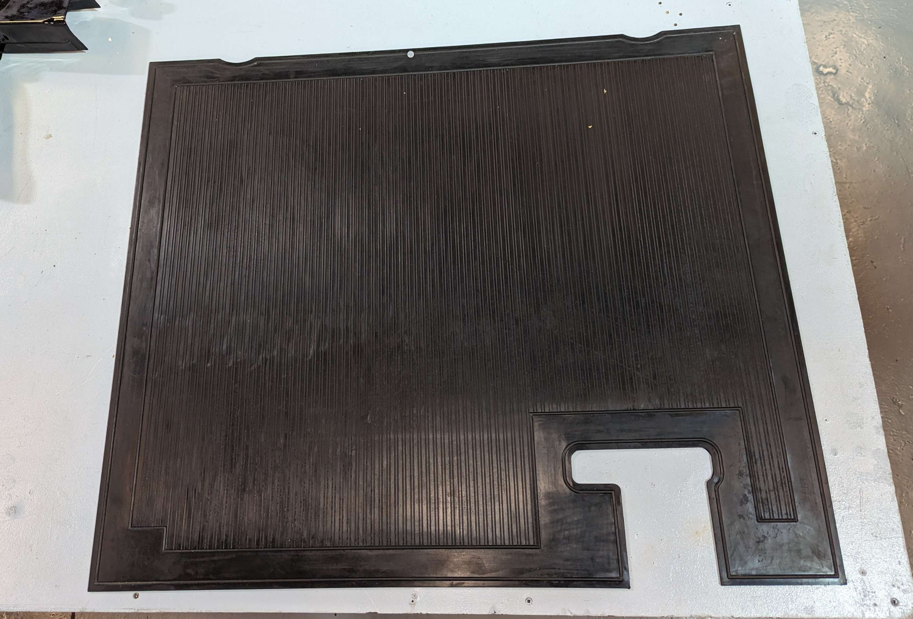 B95 - Rubber Floor Mat