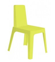 Miniatura: Silla de plástico verde lima moderna para uso interior o exterior.