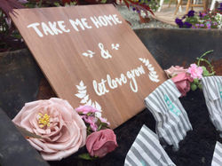 FAVOUR SIGN
