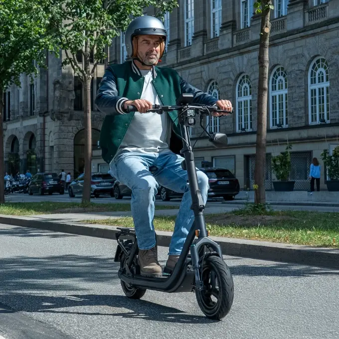 Miniaturbild: Egret GTs E-Scooter mit Sitz, Elektroroller in der E-Scooteria Freiburg
