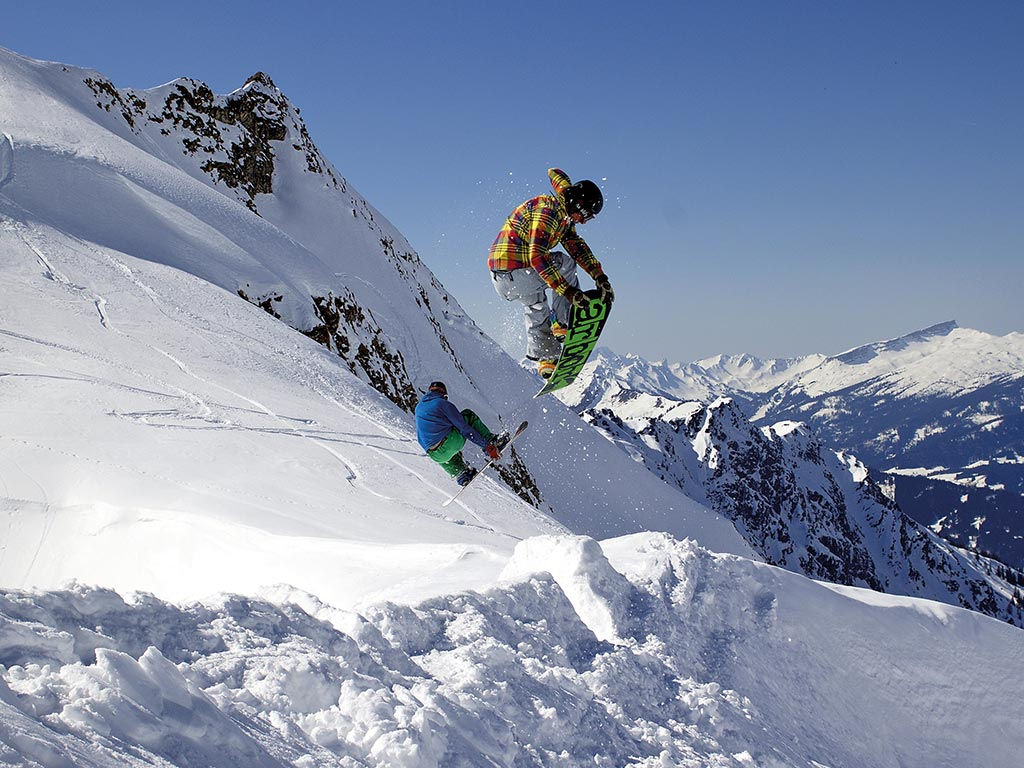family & friends snowboarding