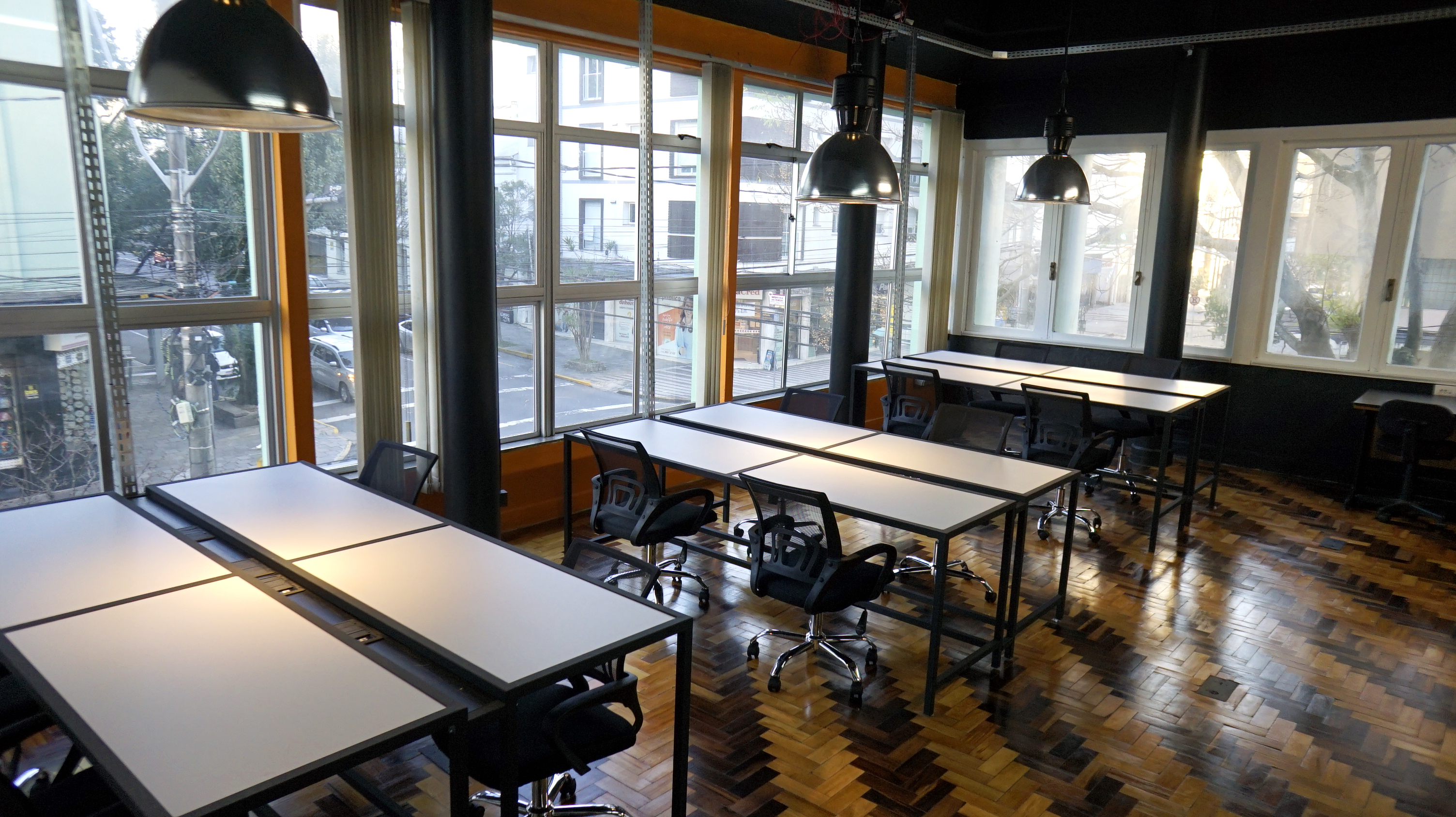Private Desk