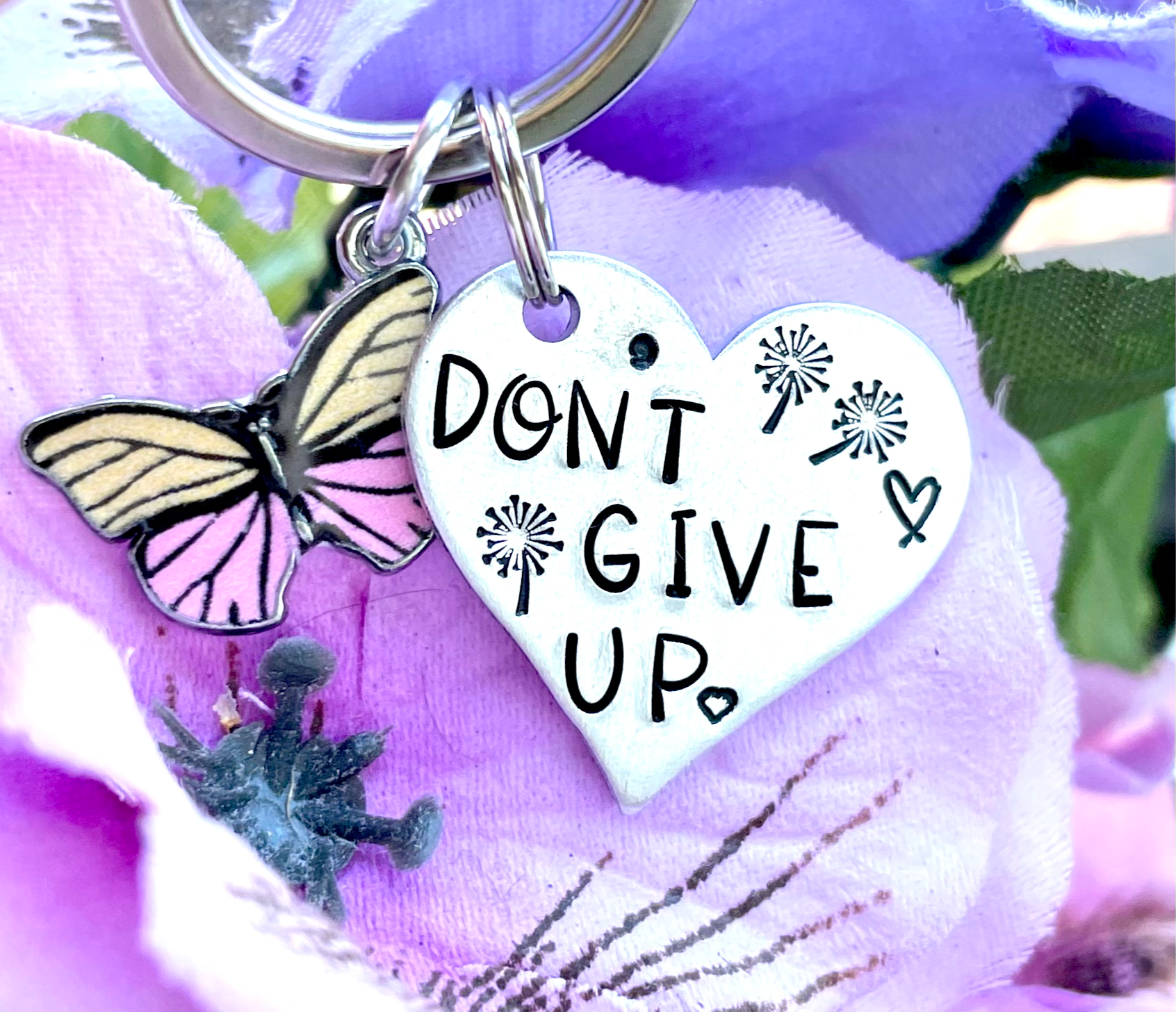Don't Give Up Keychain - Inspirational Keychain - Mental Health Awareness Gift