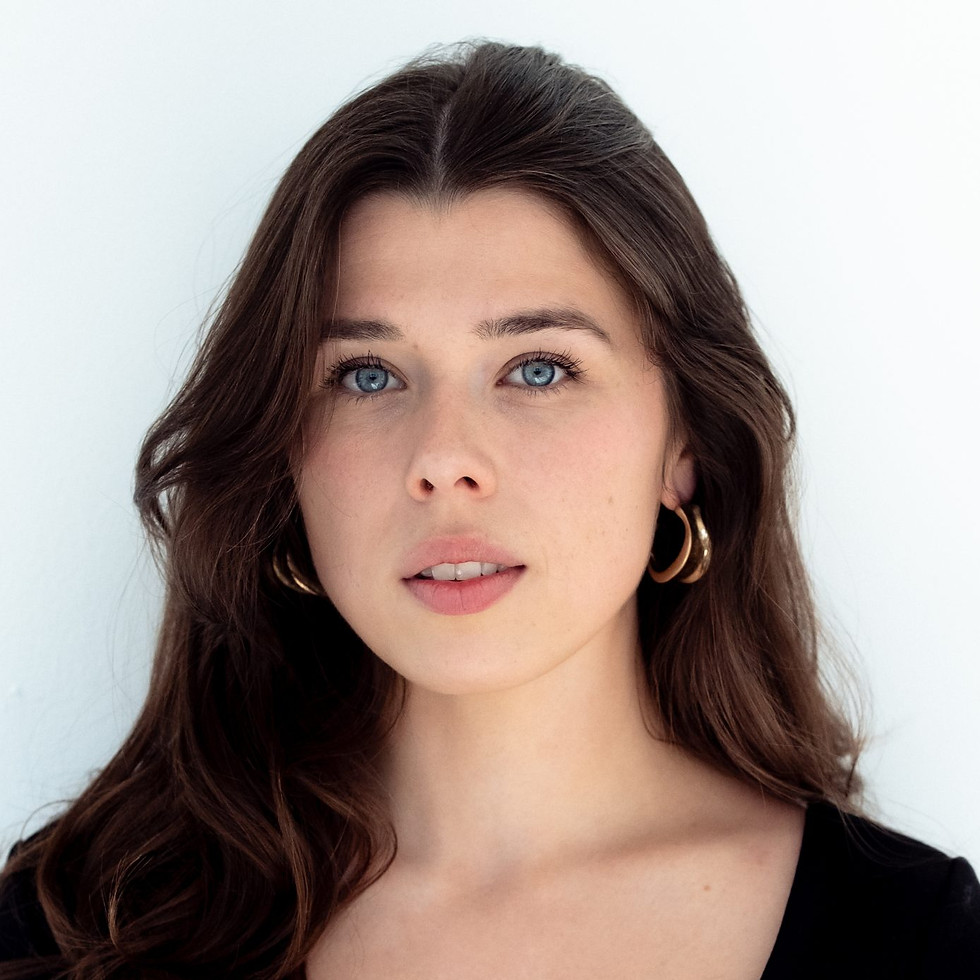 Anna-Kilcoyne-Headshot-14-scaled.jpg