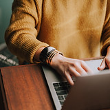femme Typing