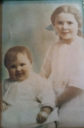 Portrait of Eleanor and Lois Callahan in late 1919