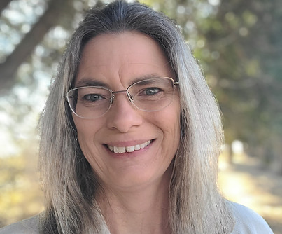 Kelly Headshot_edited.jpg