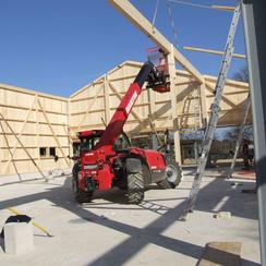 Unsere neue Liegehalle ist schon aufgerichtet!