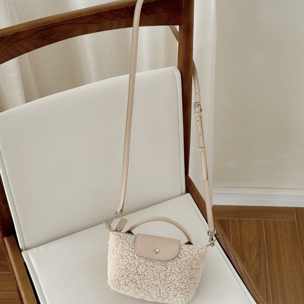 AUSTRALIAN SHEPHERD® Women Milkysoft Crossbody Wool & Cow Suede Mini Bag ASA067