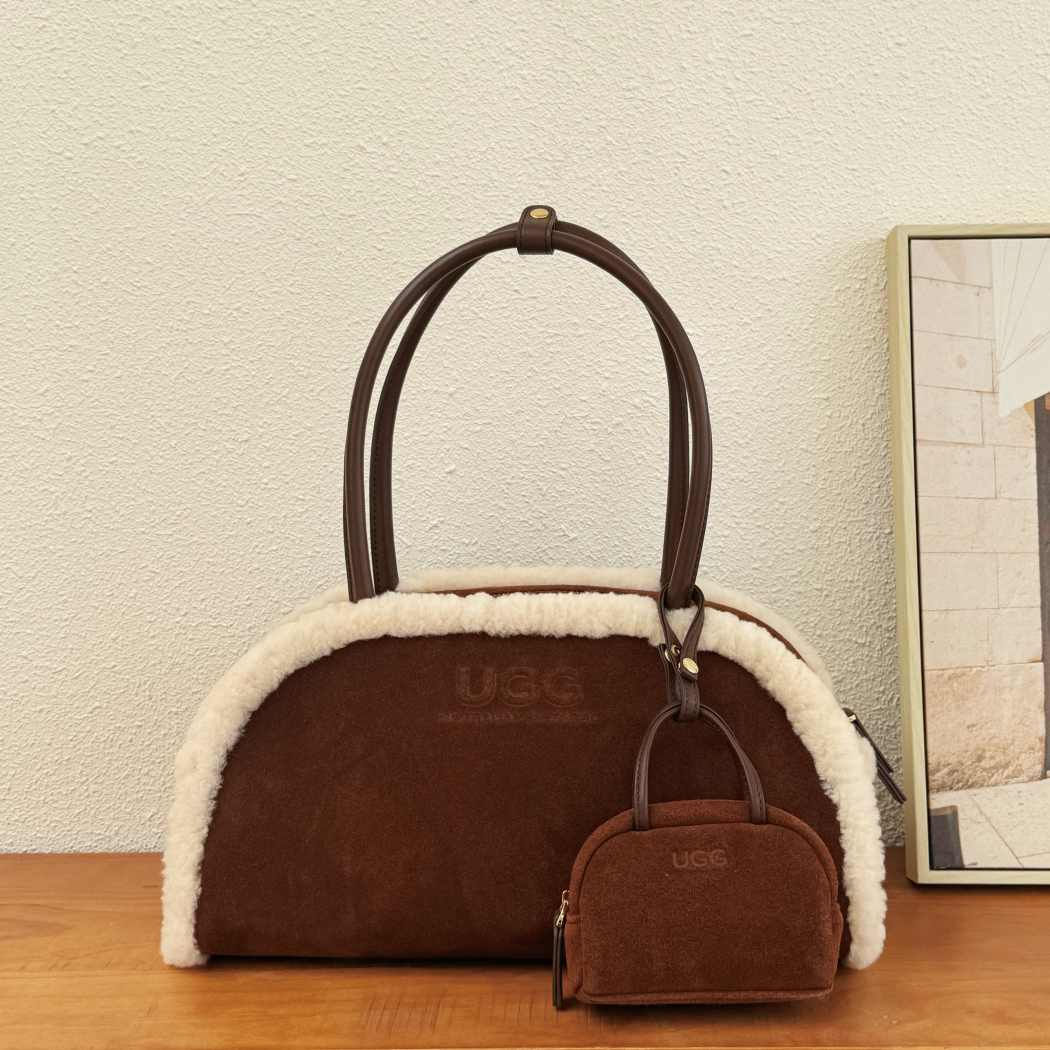 AUSTRALIAN SHEPHERD® Snowbelle Wool & Leather Barrel Handbag ASA 064