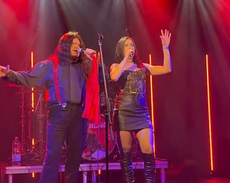 Live Theatre Female Singer