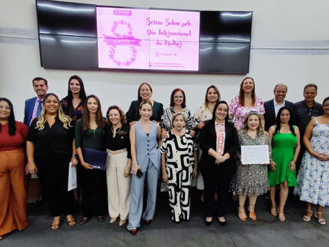 Vereadores homenageiam mulheres destaque