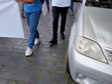 Passeata em defesa da Santa Casa marca luta de profissionais da saúde em Araras