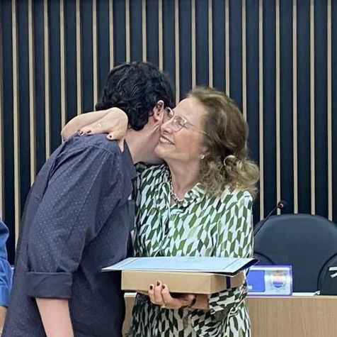 Coletiva de imprensa: Elaine Brambilla não descarta que o filho dispute a presidência da Câmara