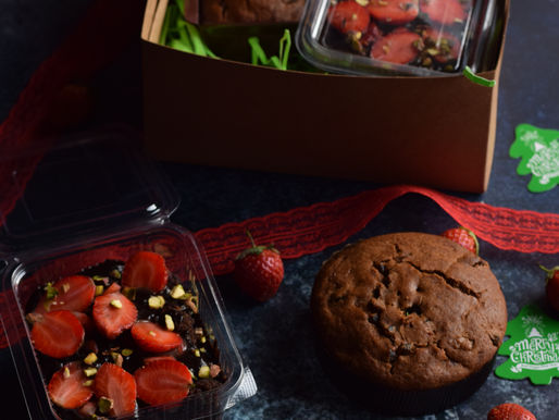 Christmas Cake and Hamper