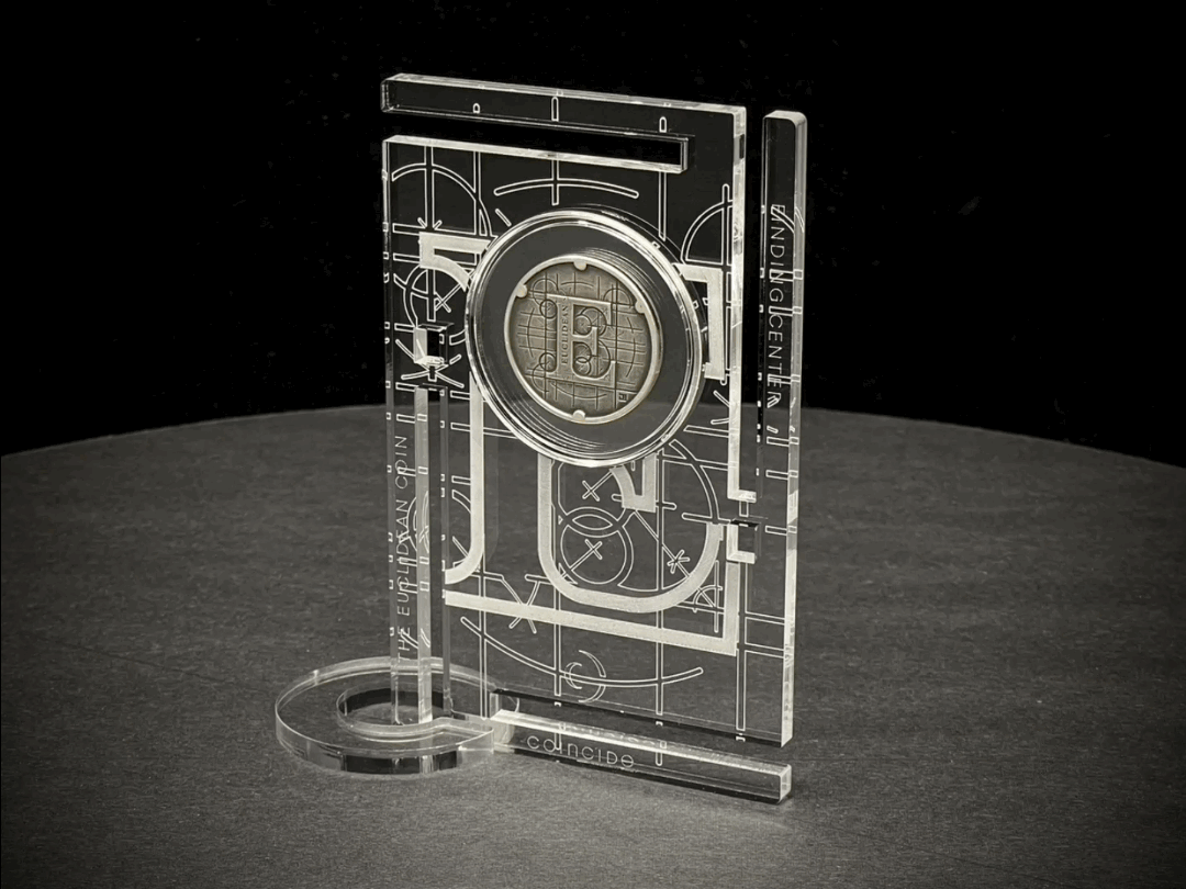 Exhibit the various metal options available for each of the individual themes. (bronze, copper, silver, gold vermeil)