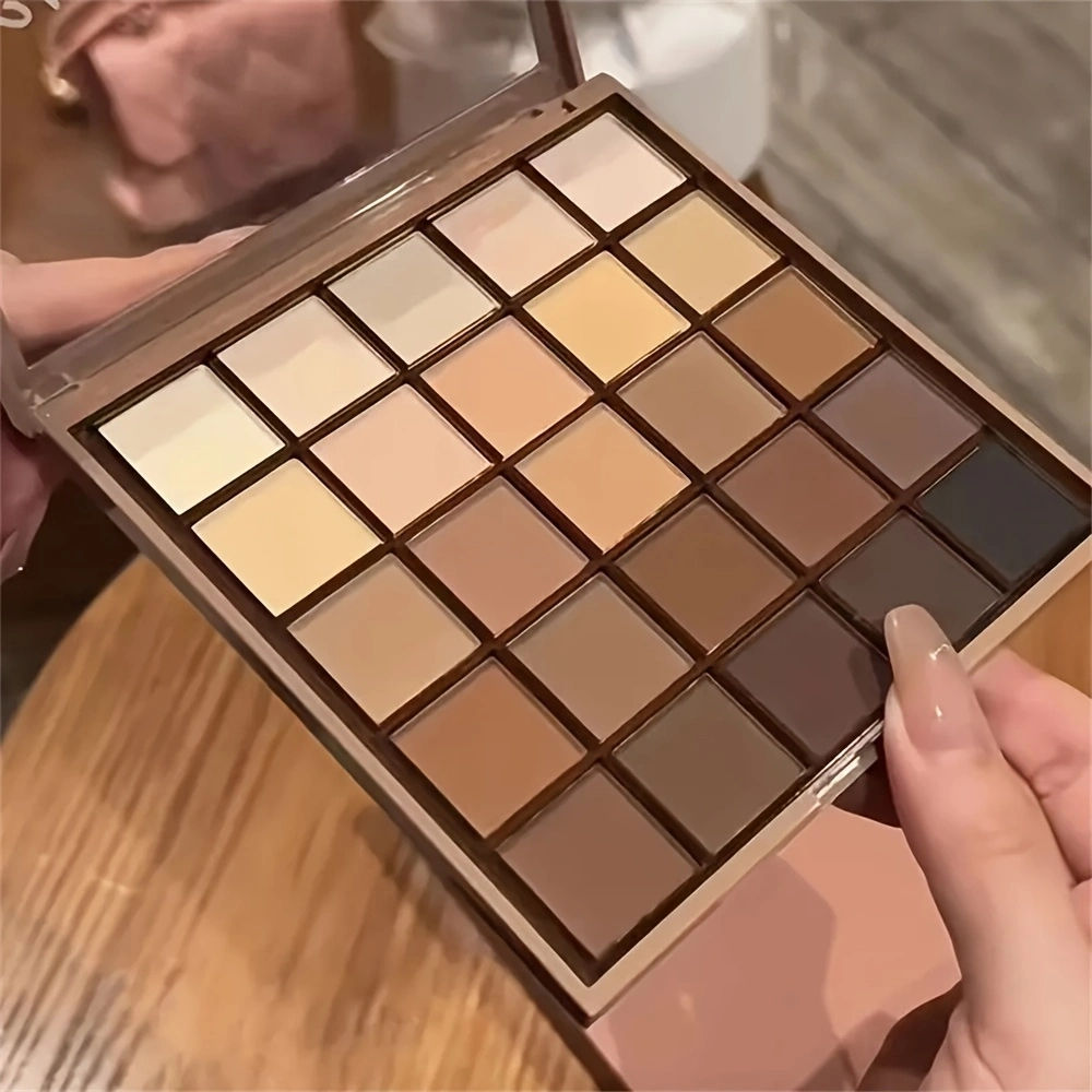 Paleta de Sombras com 25 Cores – Tons neutros de cinza e marrons terrosos, nua