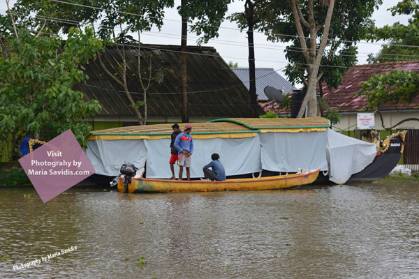 Kerala is known for snake boat races in the summer. This houseboat is using the streamlined style of the snake boat