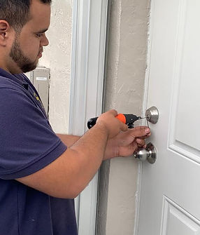 Home Lock out services and locksmith services in the miami area  