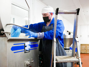 Burger Master and Sausage production at Llechwedd Meats 