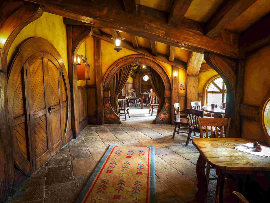 Cozy hobbit interior, BestBitsTravel Blog