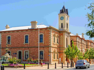 Mount Gambier is one of South Australia’s most surprising regional cities, shaped by volcanic craters, limestone caves, sinkholes, gardens, blue water and underground drama. This slow